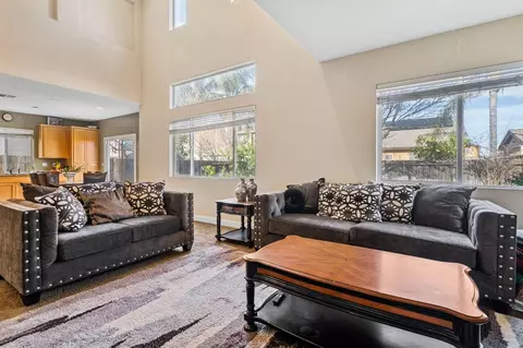 Living - 2547 Spencer Ln, Tracy, CA 95377 photo 4 of 4