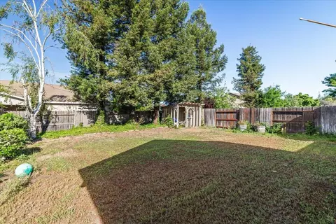 Exterior - 623 John Roos, Ripon, CA 95366 photo 7 of 9
