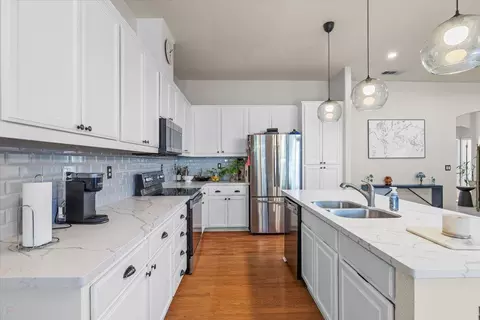 Kitchen - 623 John Roos, Ripon, CA 95366 photo 3 of 6