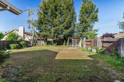 Exterior - 623 John Roos, Ripon, CA 95366 photo 5 of 9