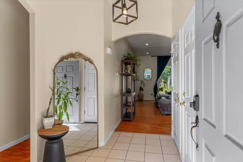 Entry Way - 623 John Roos, Ripon, CA 95366 photo 2 of 4