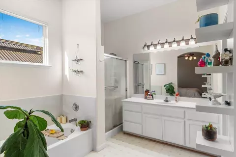Bath - 623 John Roos, Ripon, CA 95366 photo 1 of 4