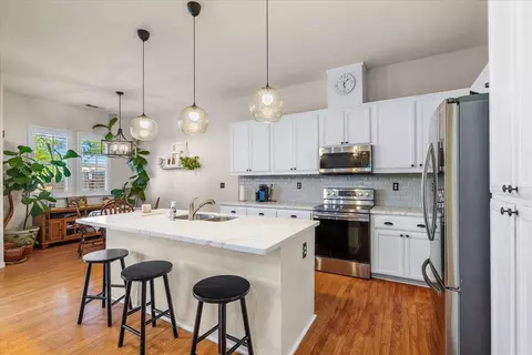 Kitchen - 623 John Roos, Ripon, CA 95366 photo 1 of 6