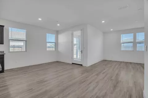 Living - 864 Loon St, Lathrop, CA 95330 photo 1 of 5