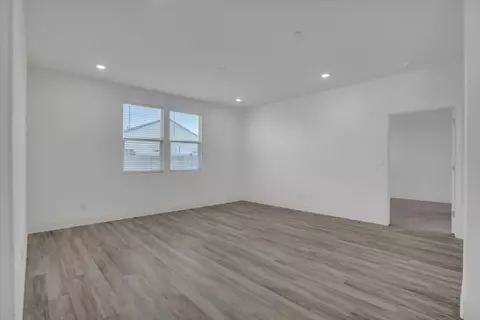 Living - 864 Loon St, Lathrop, CA 95330 photo 2 of 5