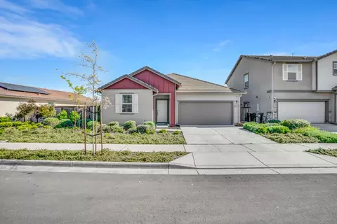Exterior - 864 Loon St, Lathrop, CA 95330 photo 3 of 10