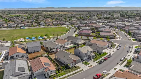View/Area - 864 Loon St, Lathrop, CA 95330 photo 2 of 9