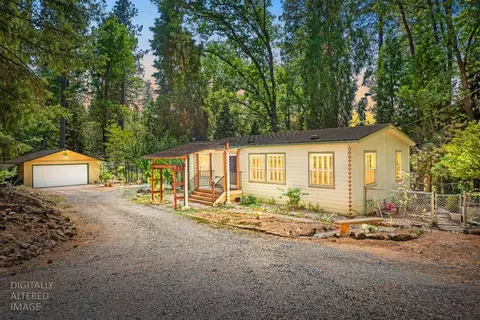 12796 Blue Jay Ct, Grass Valley, CA 95949