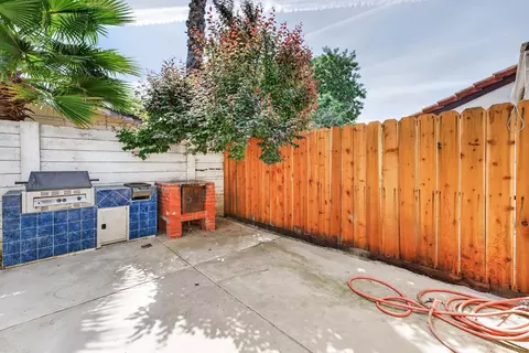 Exterior - 2104 Sharon Way, Modesto, CA 95350 photo 7 of 10