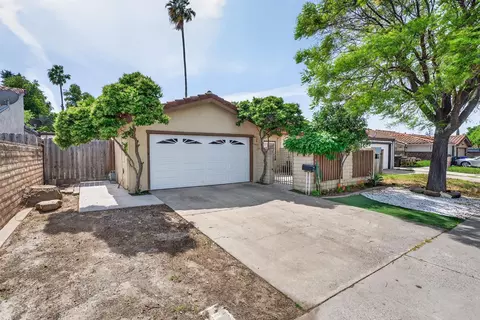 Exterior - 2104 Sharon Way, Modesto, CA 95350 photo 2 of 10