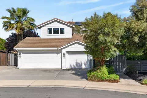 14 Hiller Ct, Woodland, CA 95776
