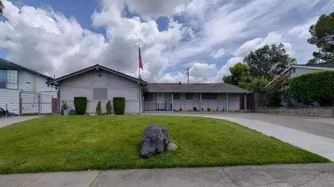 6324 Matterhorn Dr, Sacramento, CA 95842