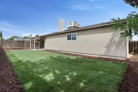 Exterior - 2029 Venus Dr, Ceres, CA 95307 photo 4 of 5