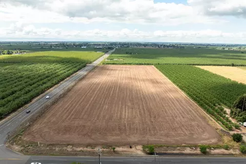 18305 S Steinegul Rd, Escalon, CA 95320