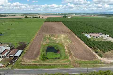 26149 Edwards Ave, Escalon, CA 95320