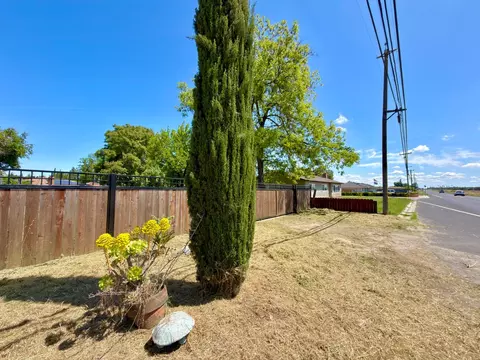 2330 Main St, Escalon, CA 95320 photo 2