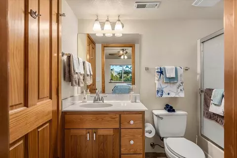 Bath - 14446 Perimeter Rd, Grass Valley, CA 95949 photo 1 of 3