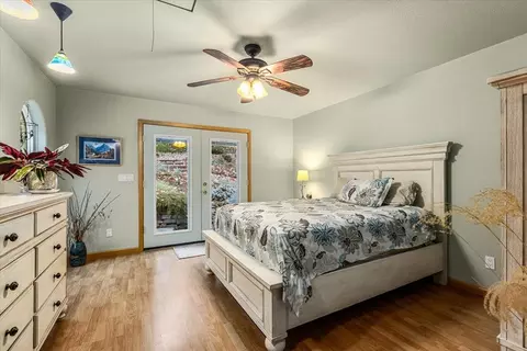 Bedroom - 14446 Perimeter Rd, Grass Valley, CA 95949 photo 2 of 4