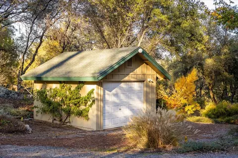 Exterior - 14446 Perimeter Rd, Grass Valley, CA 95949 photo 10 of 25