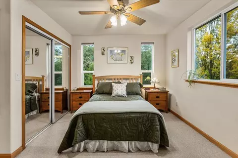 Bedroom - 14446 Perimeter Rd, Grass Valley, CA 95949 photo 4 of 4