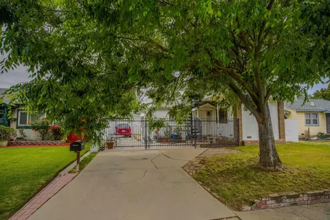 Exterior - 417 Maple St, Modesto, CA 95351 photo 2 of 8