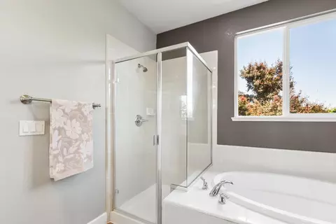 Bath - 7708 Ocean Park Dr, Antelope, CA 95843 photo 3 of 7