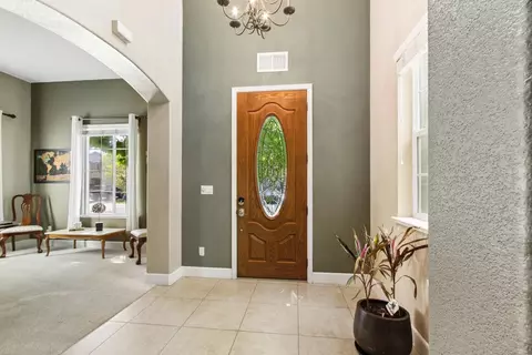 Entry Way - 7708 Ocean Park Dr, Antelope, CA 95843 photo 4 of 11