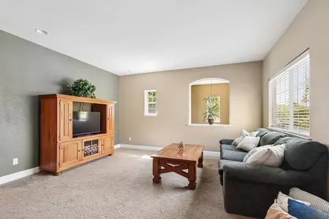 Living - 7708 Ocean Park Dr, Antelope, CA 95843 photo 3 of 5