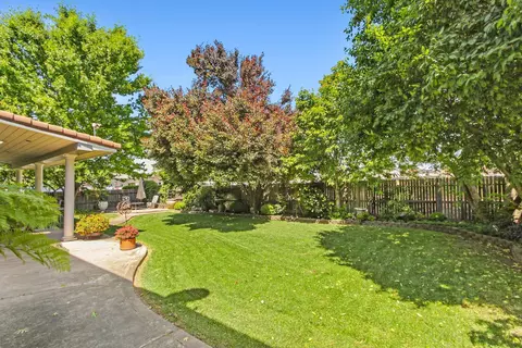 Exterior - 7708 Ocean Park Dr, Antelope, CA 95843 photo 11 of 13