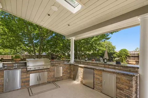 Kitchen - 7708 Ocean Park Dr, Antelope, CA 95843 photo 1 of 5