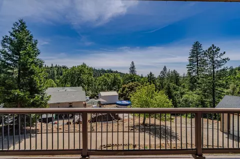 16001 Cedar Heights Dr N, Pioneer, CA 95666