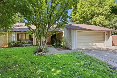9169 Falcon Creek Cir, Elk Grove, CA 95624