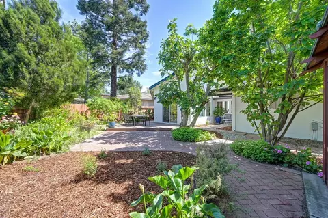 Exterior - 1509 Union Dr, Davis, CA 95616 photo 11 of 13