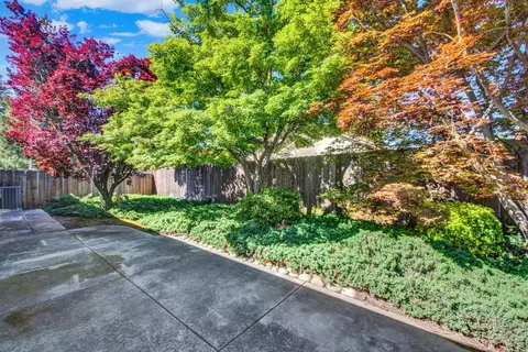 Exterior - 69 Reynolds Way, Lodi, CA 95242 photo 5 of 10