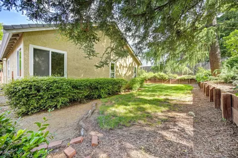 Exterior - 129 Rambling Dr, Folsom, CA 95630 photo 11 of 13