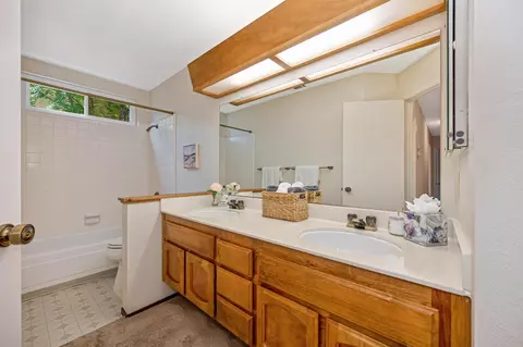 Bath - 129 Rambling Dr, Folsom, CA 95630 photo 1 of 4