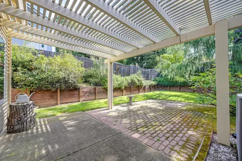 Exterior - 129 Rambling Dr, Folsom, CA 95630 photo 5 of 13