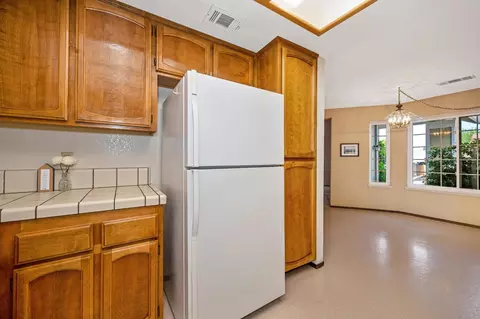 Kitchen - 129 Rambling Dr, Folsom, CA 95630 photo 3 of 6