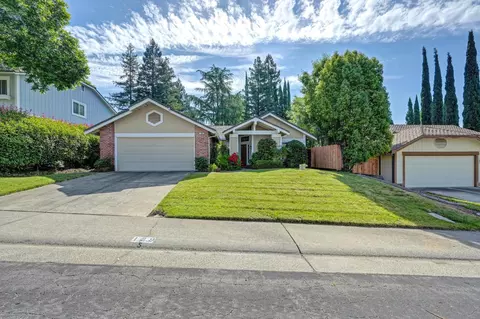 129 Rambling Dr, Folsom, CA 95630