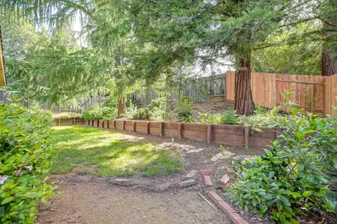 Exterior - 129 Rambling Dr, Folsom, CA 95630 photo 9 of 13