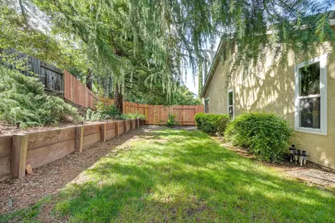 Exterior - 129 Rambling Dr, Folsom, CA 95630 photo 10 of 13
