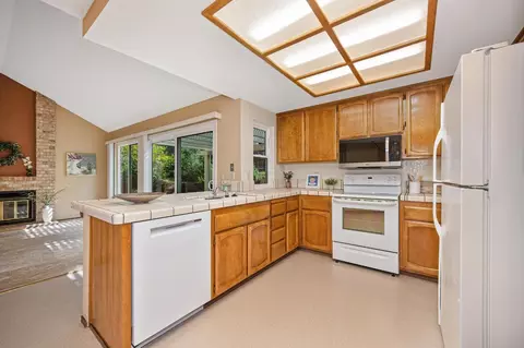 Kitchen - 129 Rambling Dr, Folsom, CA 95630 photo 1 of 6