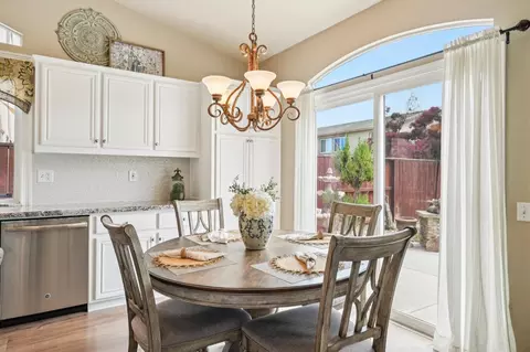 Dining - 164 Legacy St, Manteca, CA 95337 photo 2 of 3