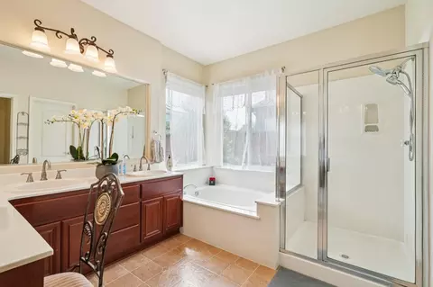 Bath - 164 Legacy St, Manteca, CA 95337 photo 3 of 4