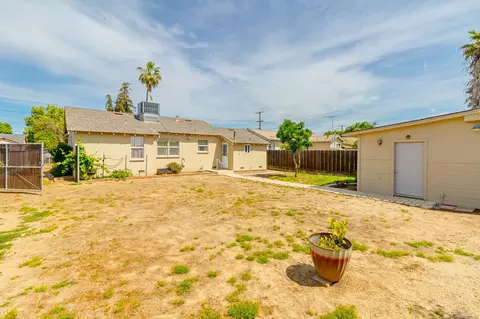 Exterior - 1612 Waverly Dr, Modesto, CA 95358 photo 5 of 6