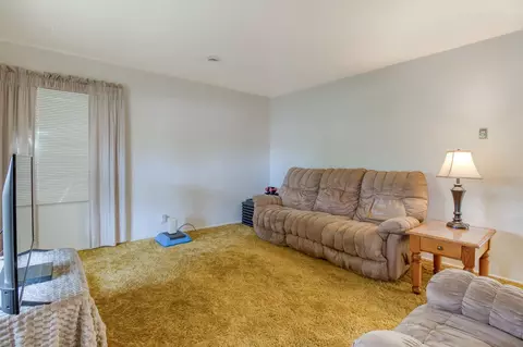 Living - 1612 Waverly Dr, Modesto, CA 95358 photo 2 of 4