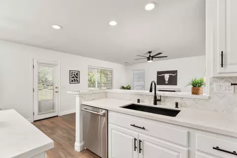 Kitchen - 735 King Way, Folsom, CA 95630 photo 5 of 5