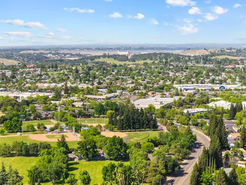 View/Area - 735 King Way, Folsom, CA 95630 photo 5 of 5