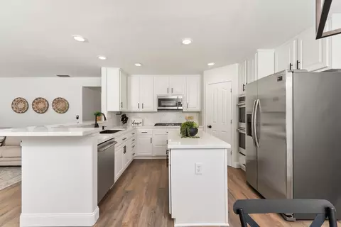 Kitchen - 735 King Way, Folsom, CA 95630 photo 1 of 5
