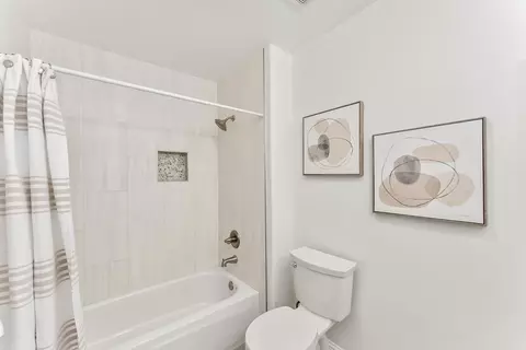 Bath - 735 King Way, Folsom, CA 95630 photo 5 of 5